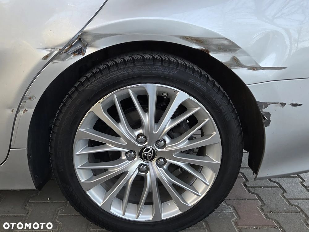 Toyota Camry 2.5 Hybrid Executive CVT - 18