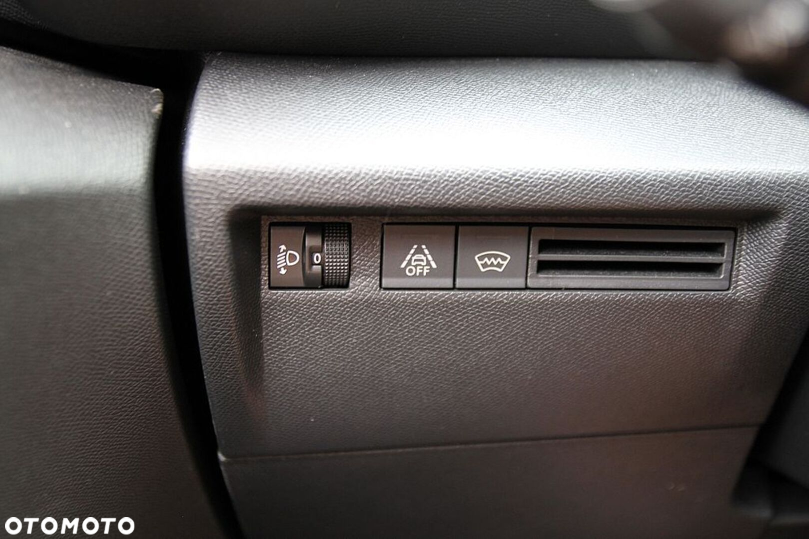 Citroën C4 1.2 PureTech Plus S&S EAT8 - 28