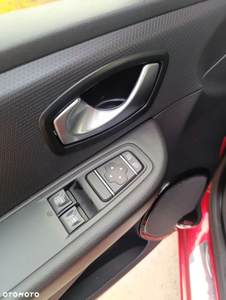 Renault Clio 0.9 TCe Limited - 16