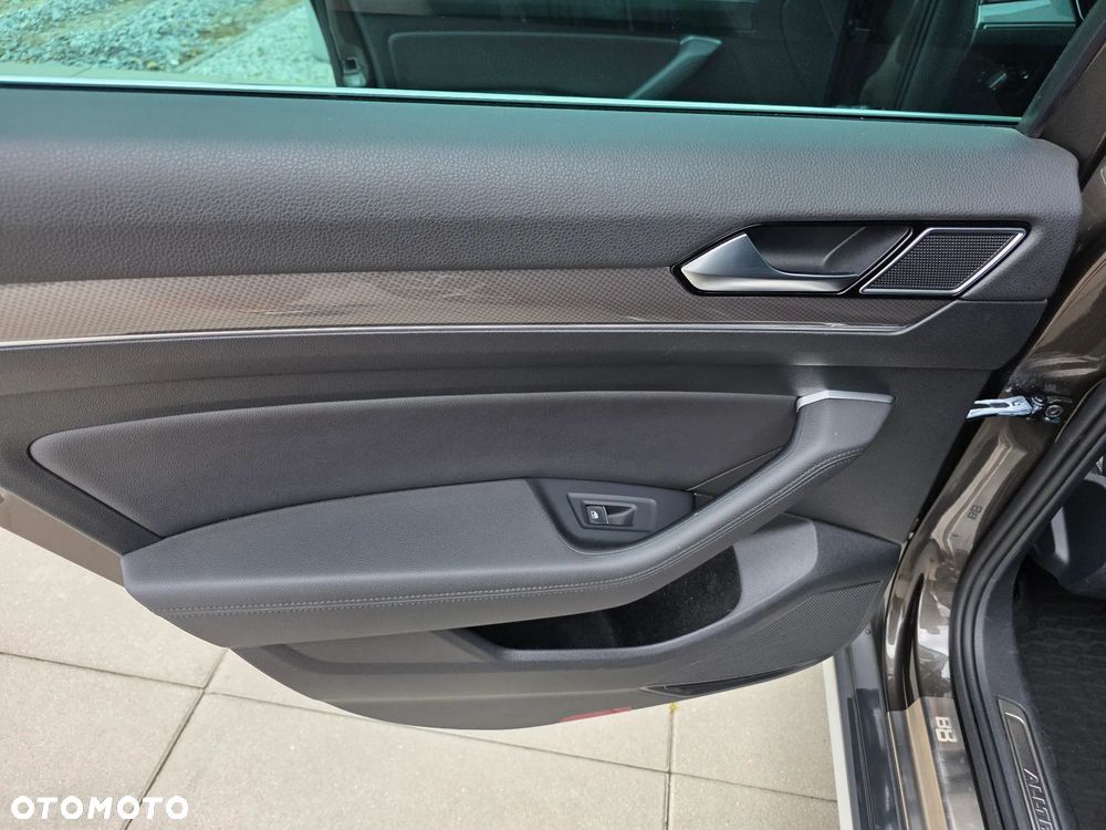 Volkswagen Passat 2.0 TDI BMT 4Mot Highline DSG - 12