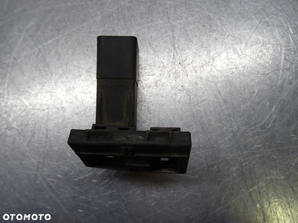 VW PASSAT B6 SEDAN 1.9 BKC PRZEKAŹNIK ŚWIEC ŻAROWYCH - 3