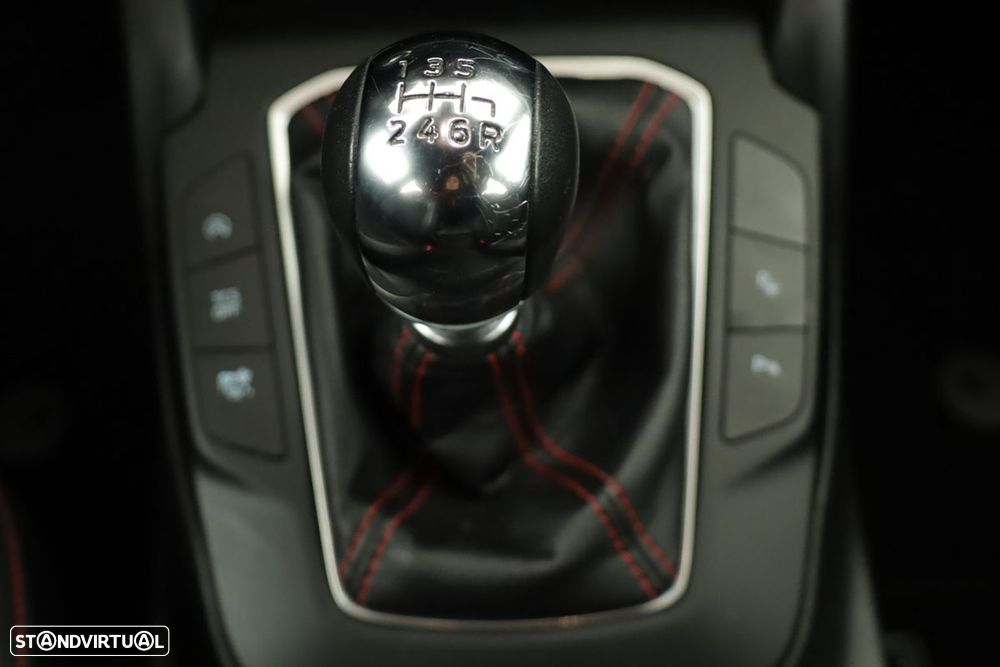 Ford Focus 1.0 EcoBoost ST-Line - 14