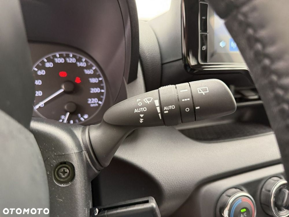 Toyota Yaris 1.5 Comfort - 25