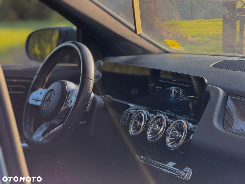 Mercedes-Benz GLA 200 AMG Line - 8