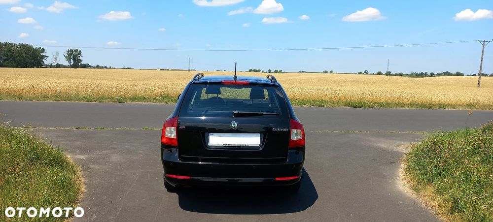 Skoda Octavia 1.6 Combi Ambiente - 4