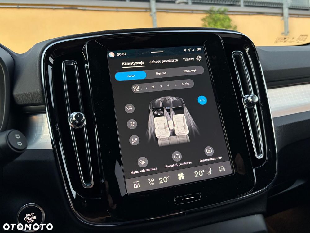 Volvo XC 40 B4 Ultra Black Edition - 32