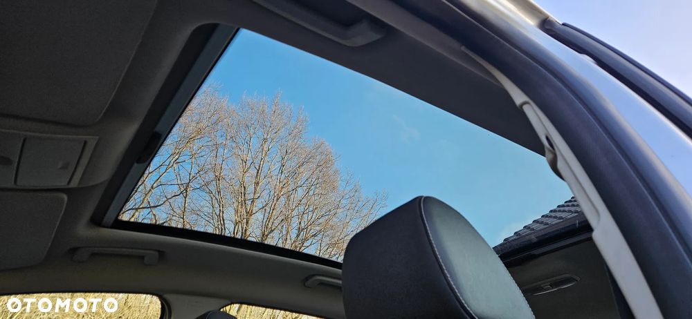 Ford Kuga 2.0 TDCi 2x4 Titanium - 4