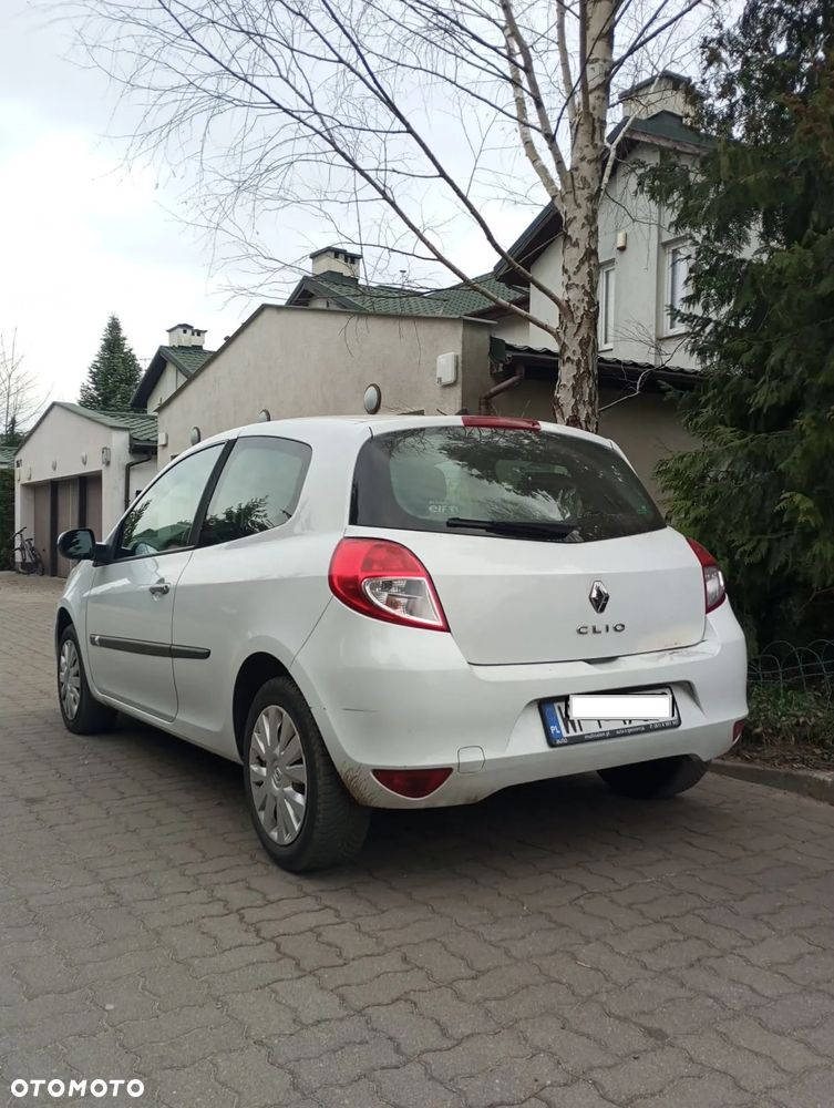 Renault Clio 1.5 dCi Alize - 4