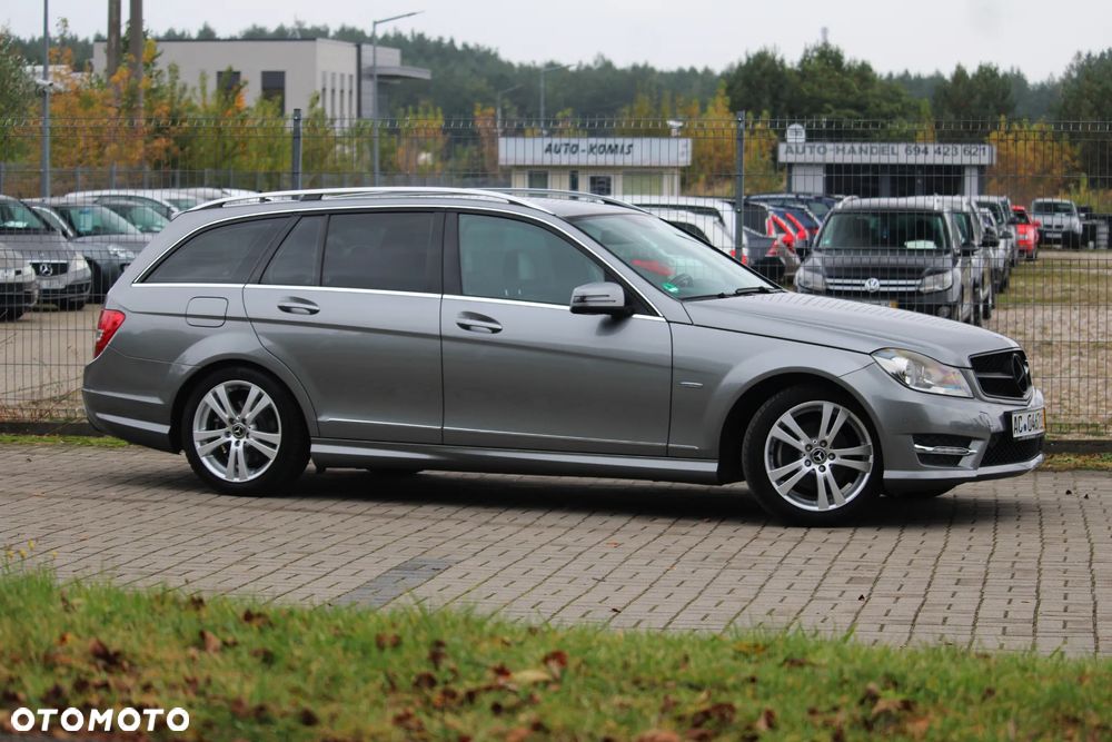 Mercedes-Benz Klasa C 180 T BlueEFFICIENCY 7G-TRONIC Avantgarde - 4