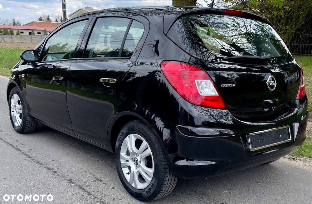 Opel Corsa 1.2 16V Cosmo - 7