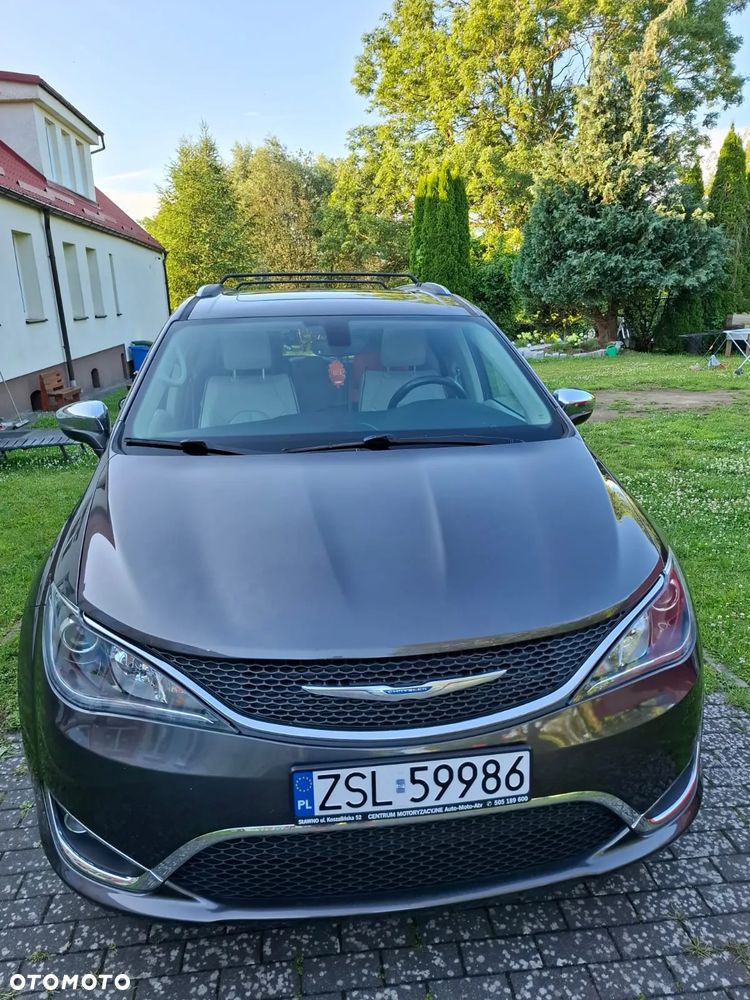 Chrysler Pacifica - 2