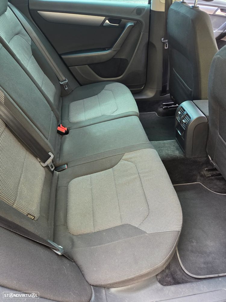 VW Passat 1.6 TDI Confortline - 21