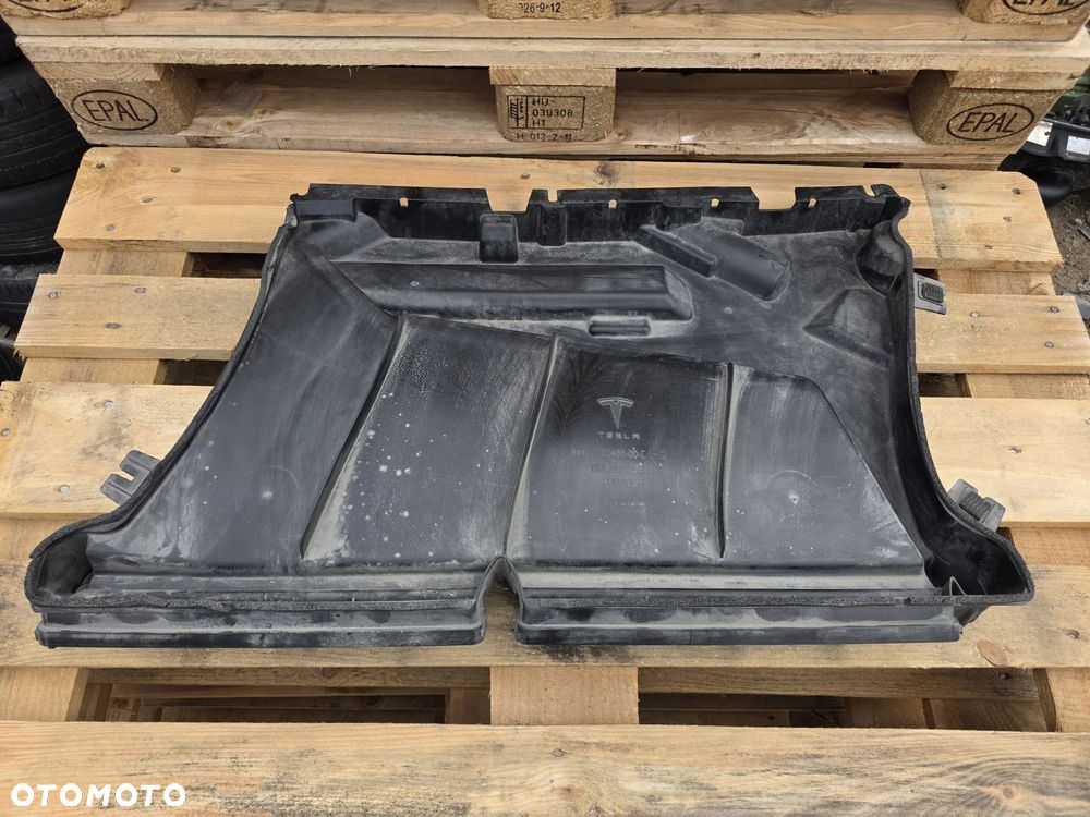 KANAŁ WLOT POWIETRZA INTERCOOLERA TESLA S 106046600C - 1