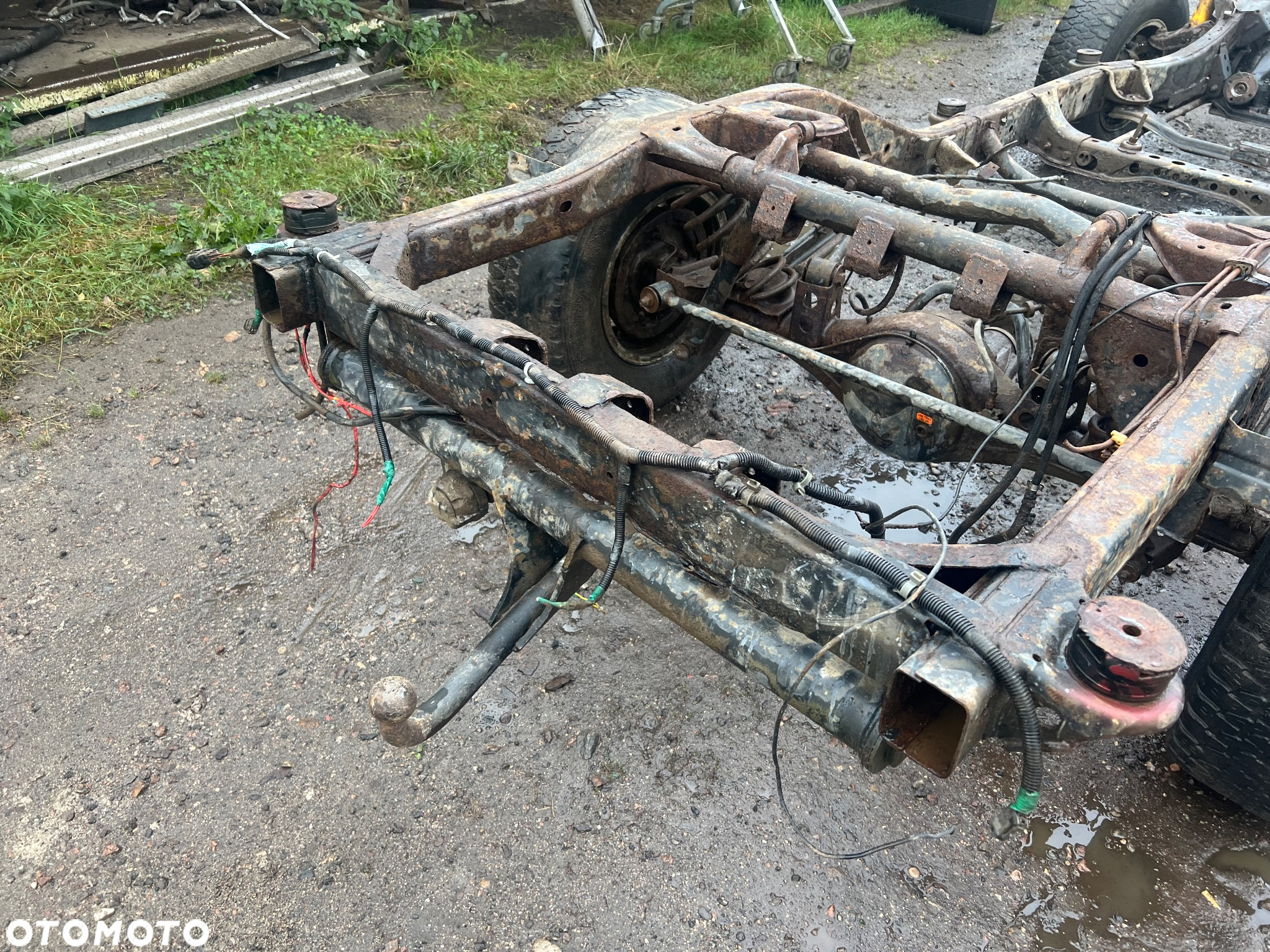 Podwozie rana mosty Nissan Terrano 2 5drzwi 2.7td - 8