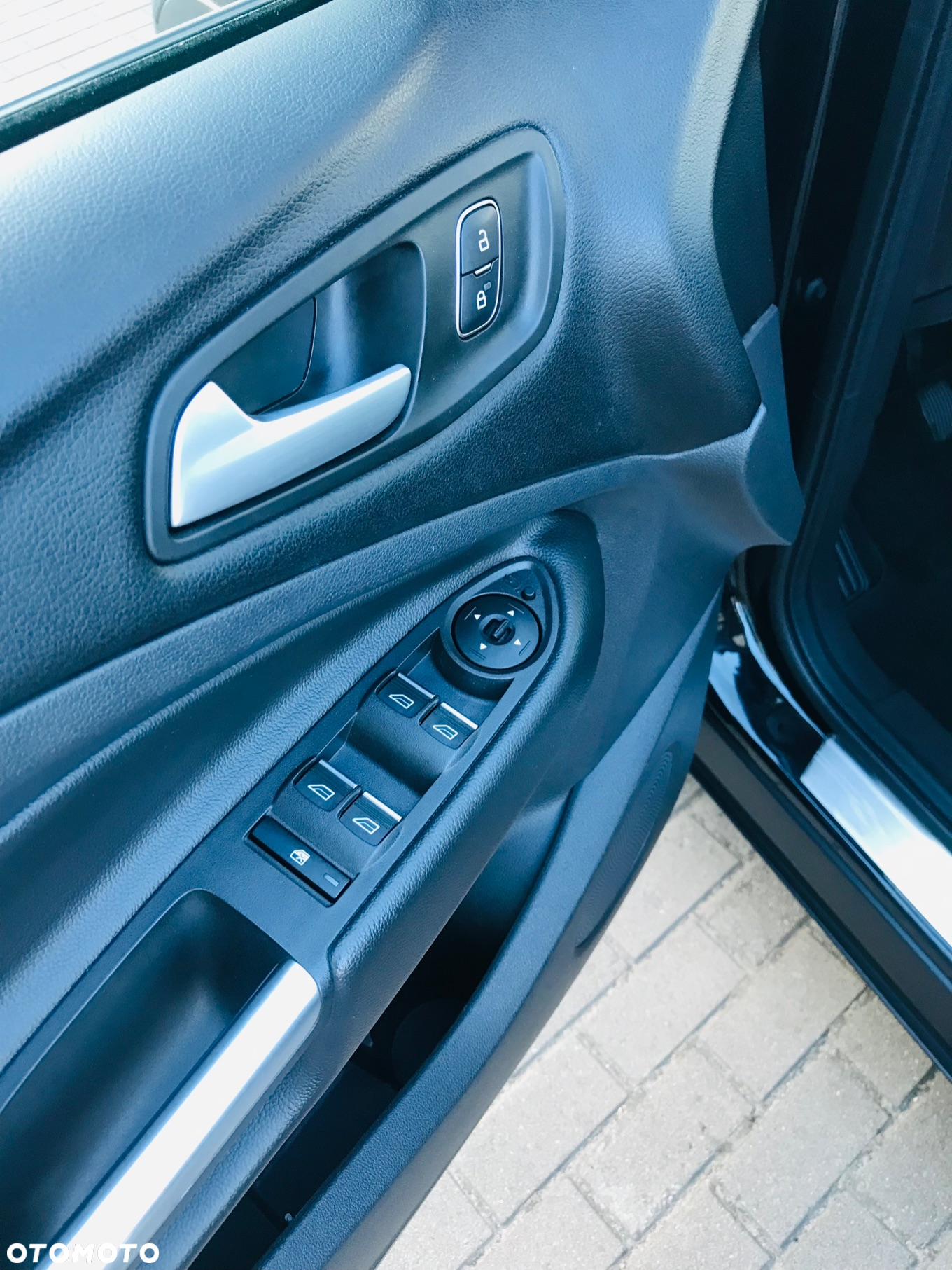 Ford Kuga 1.5 EcoBoost 2x4 Black & Silver - 21