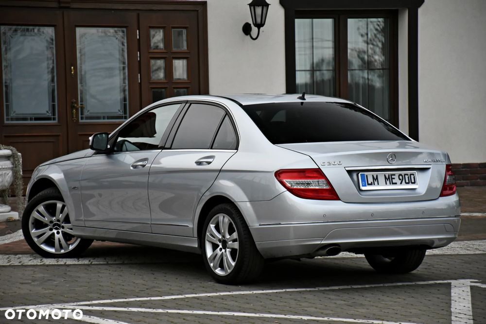 Mercedes-Benz Klasa C 200 7G-TRONIC Avantgarde Edition - 17