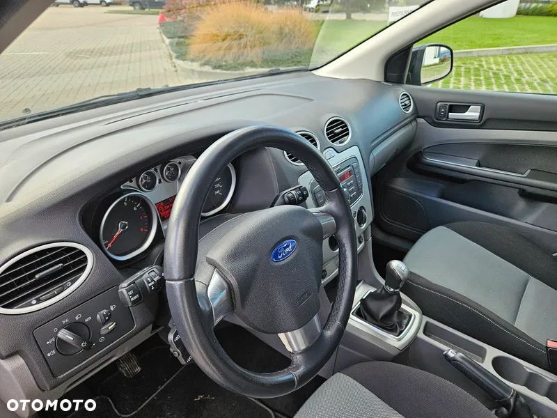 Ford Focus 1.8 FF Ambiente - 9