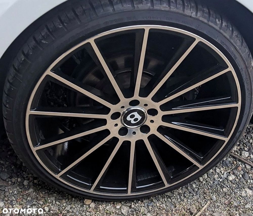 Bentley Flying Spur - 22