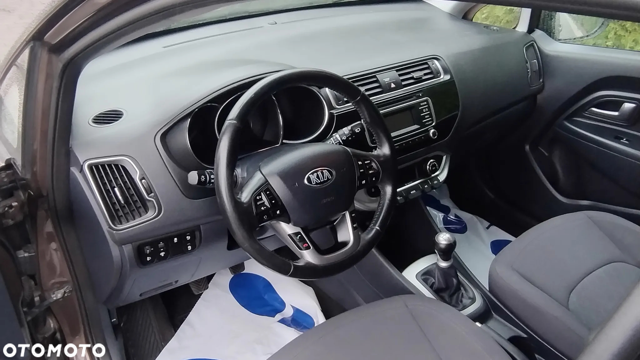 Kia Rio - 8