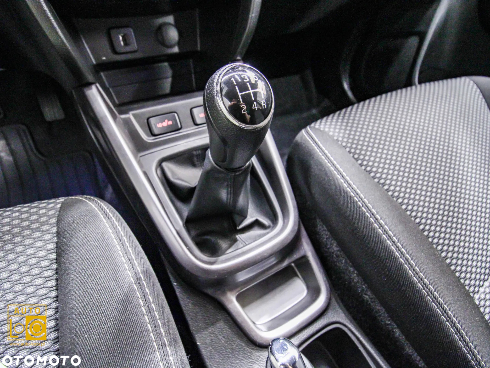 Suzuki Vitara 1.0 Boosterjet Premium 2WD - 23