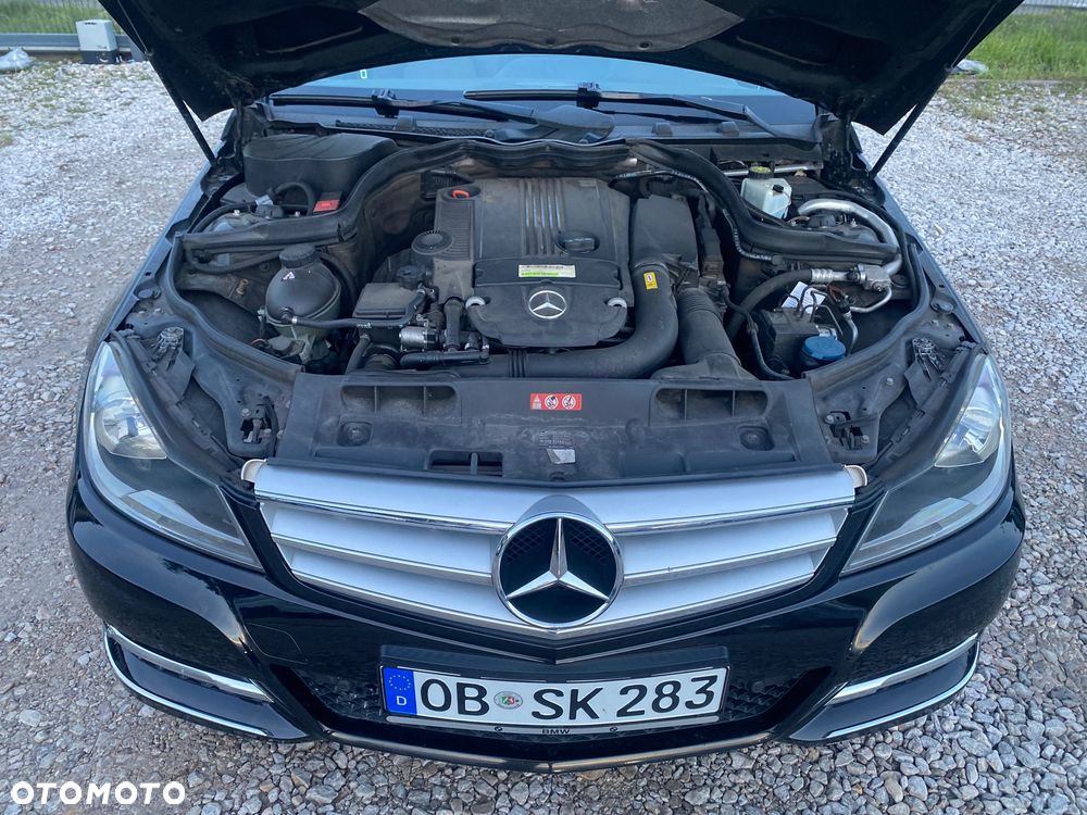Mercedes-Benz Klasa C 180 CGI BlueEFFICIENCY Avantgarde - 18