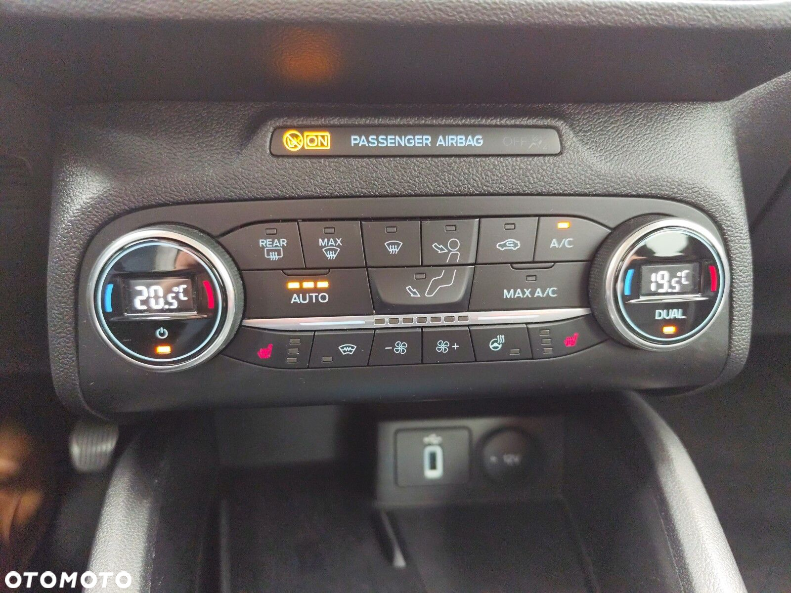Ford Focus - 26
