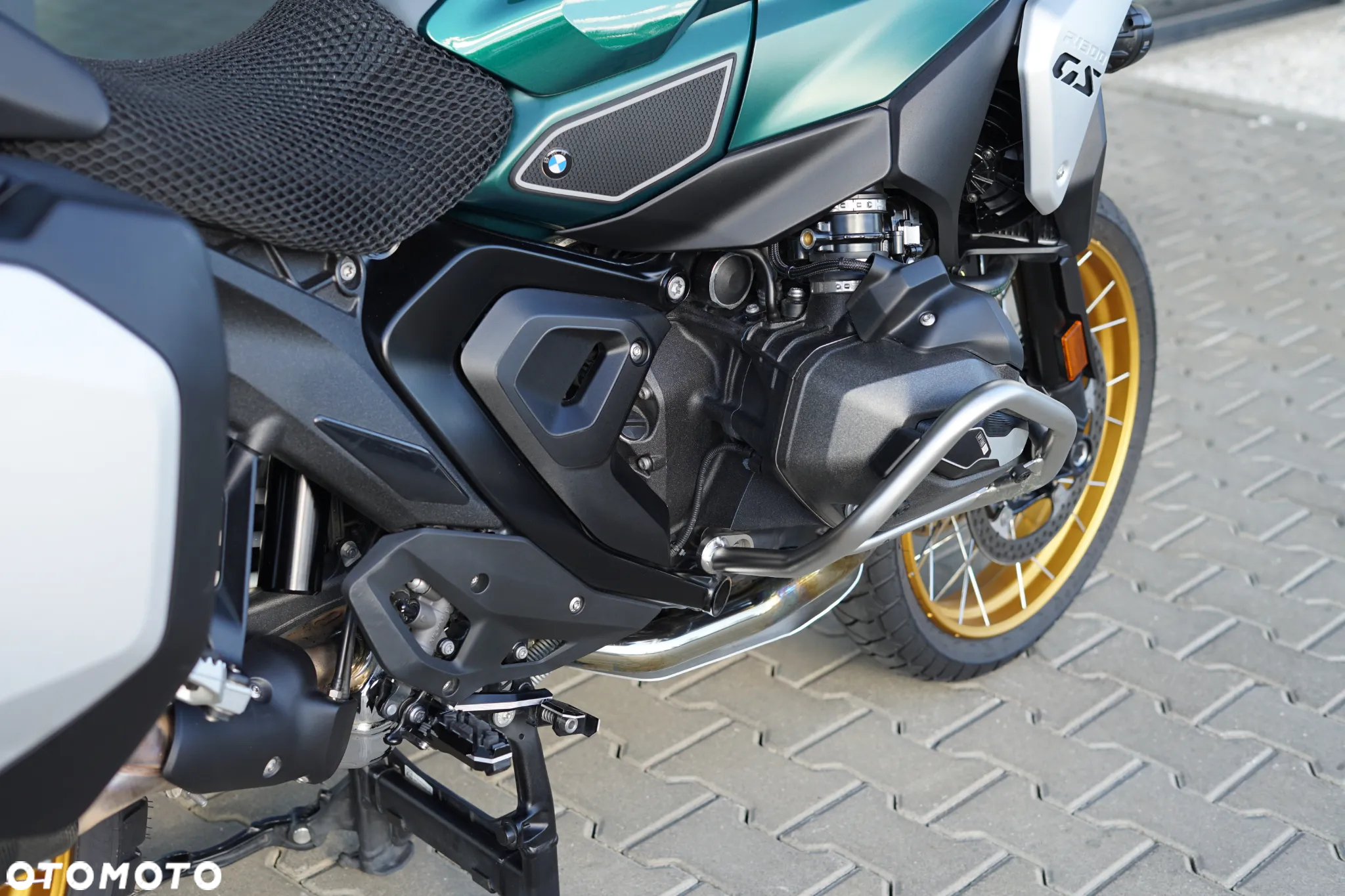 BMW R - 12