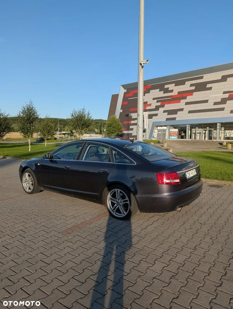 Audi A6 Limousine 2.4 - 5