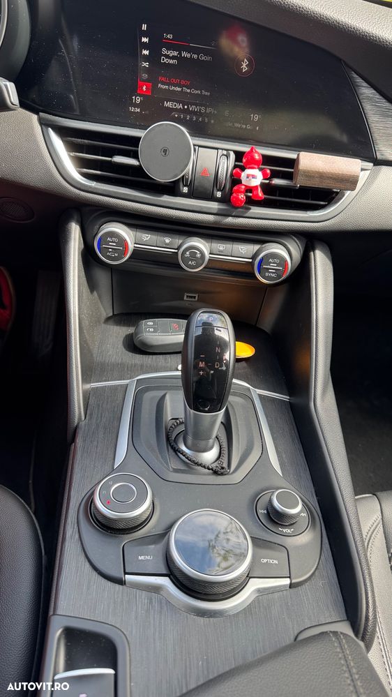 Alfa Romeo Giulia 2.0 Turbo RWD AT8 - 10