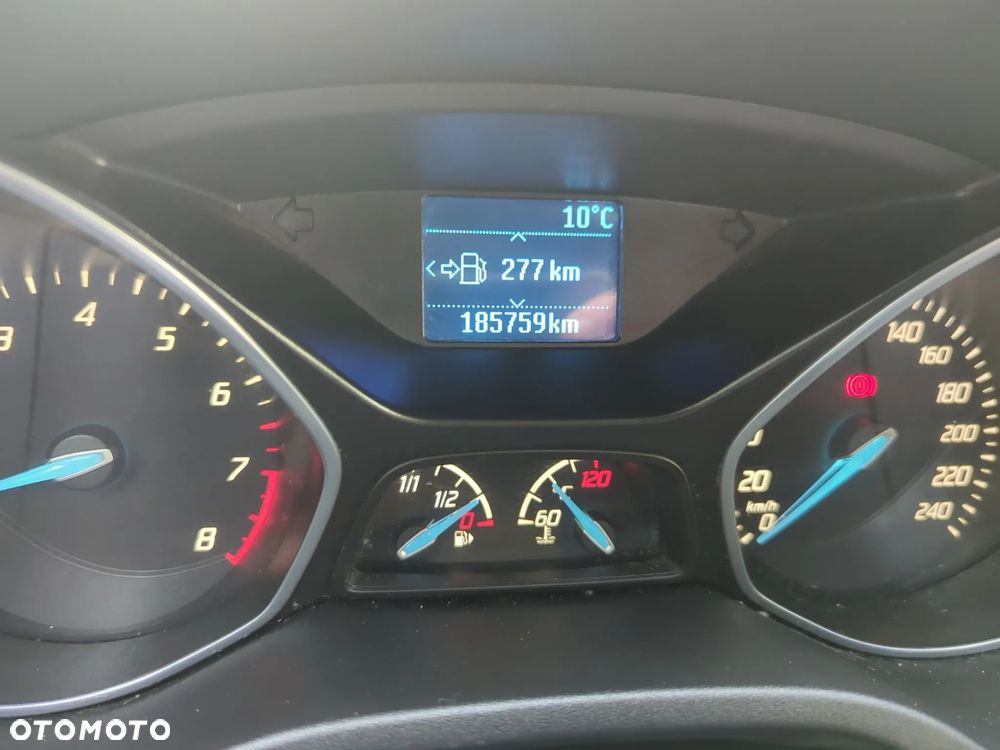 Ford Focus SW 1.0 EcoBoost Gold X (Edition) - 26