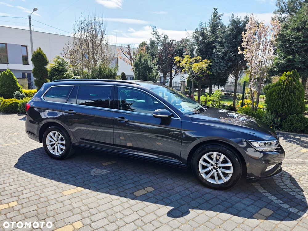 Volkswagen Passat Variant 2.0 TDI EVO Elegance DSG - 9