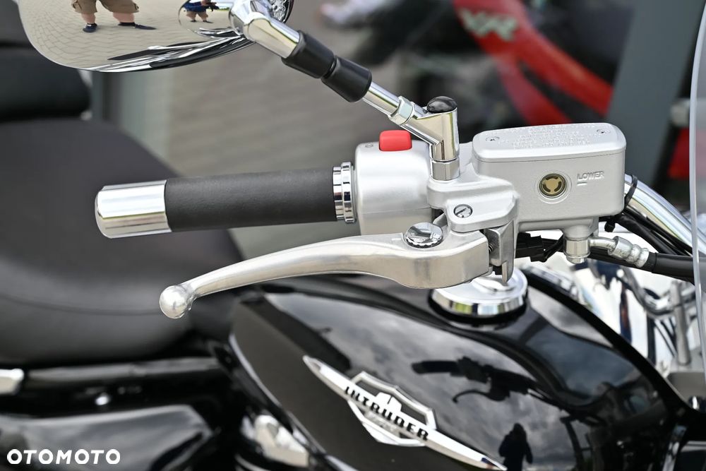 Suzuki Intruder - 26