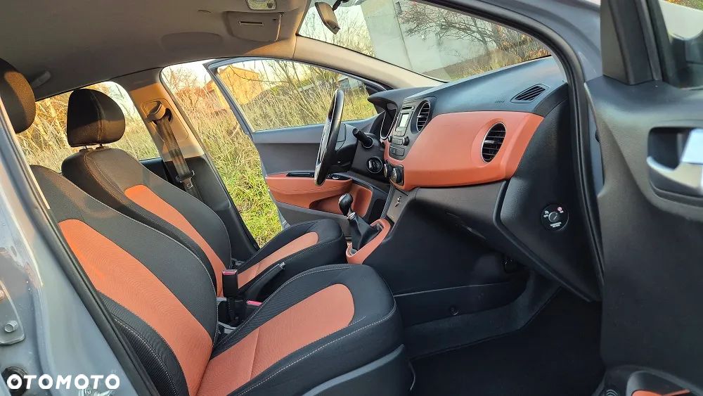 Hyundai i10 1.2 Fifa World Cup Edition - 6