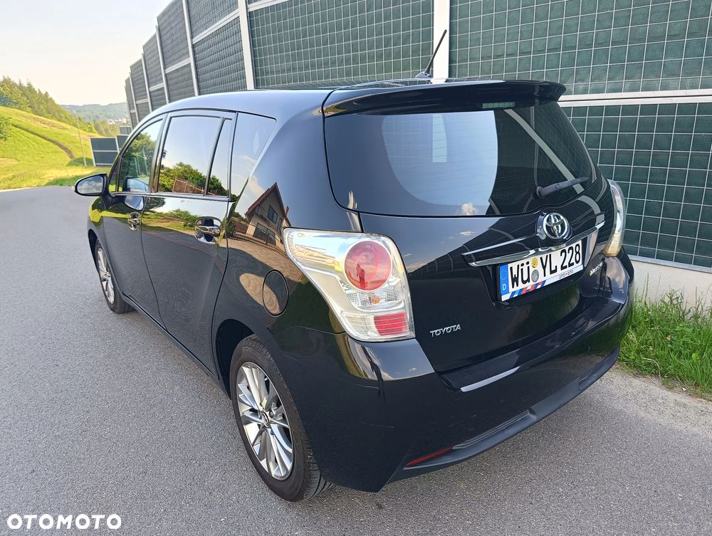 Toyota Verso 1.6 Premium - 12