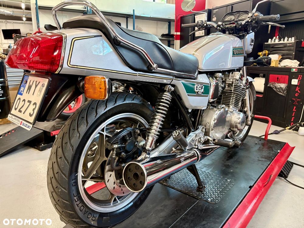 Suzuki GSX - 18