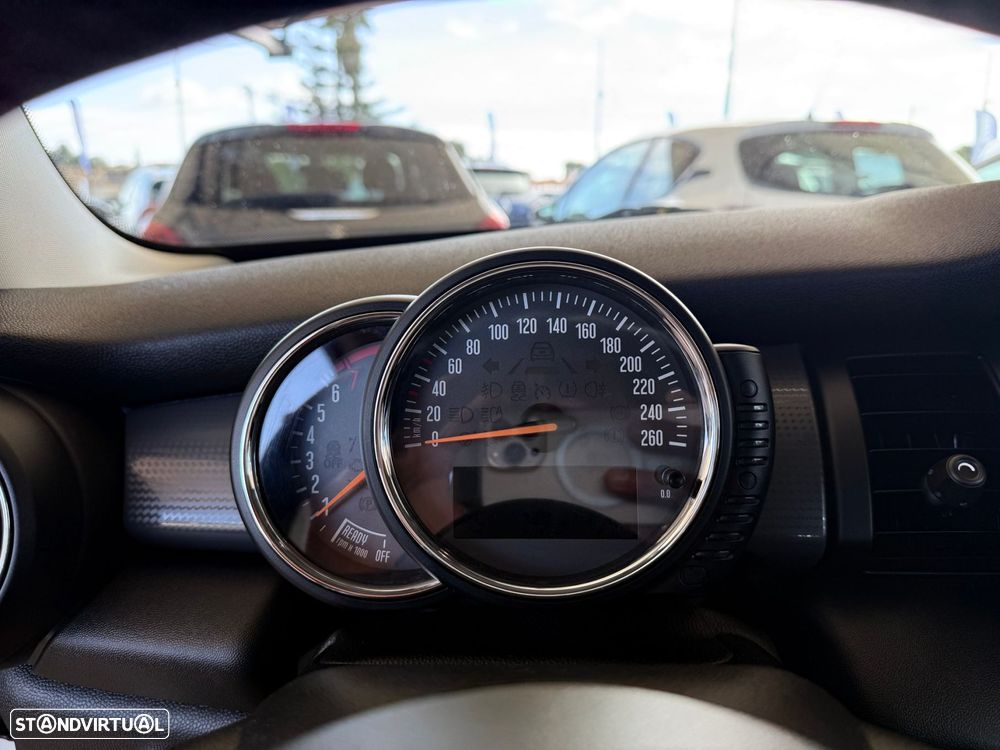 MINI 3 Portas Cooper Auto - 24