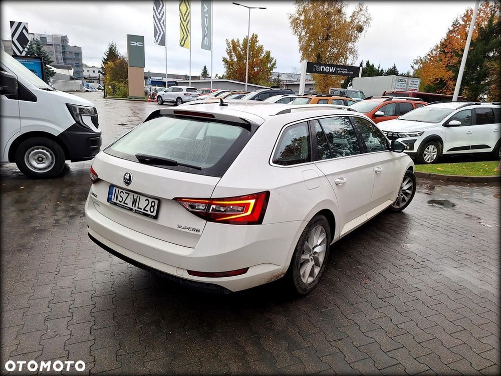 Skoda Superb 2.0 TDI Style DSG - 4