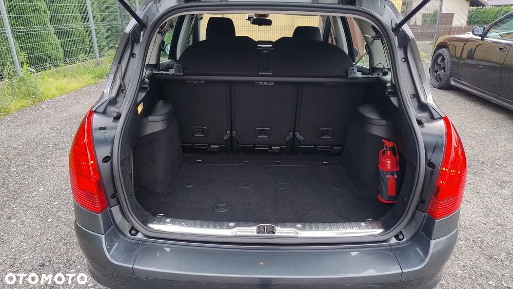 Peugeot 308 - 8