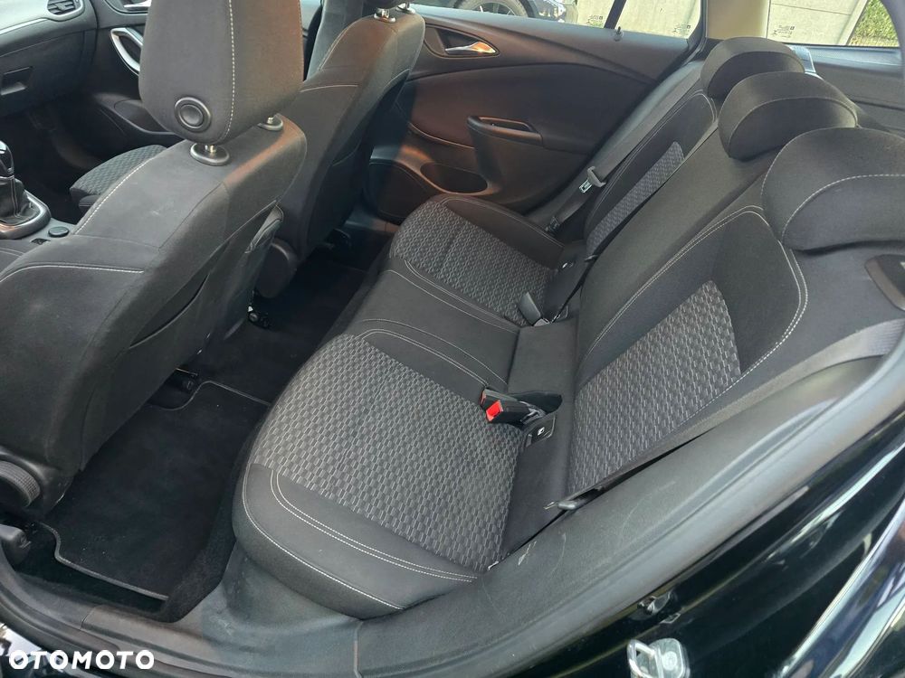 Opel Astra 1.6 D Start/Stop Dynamic - 10