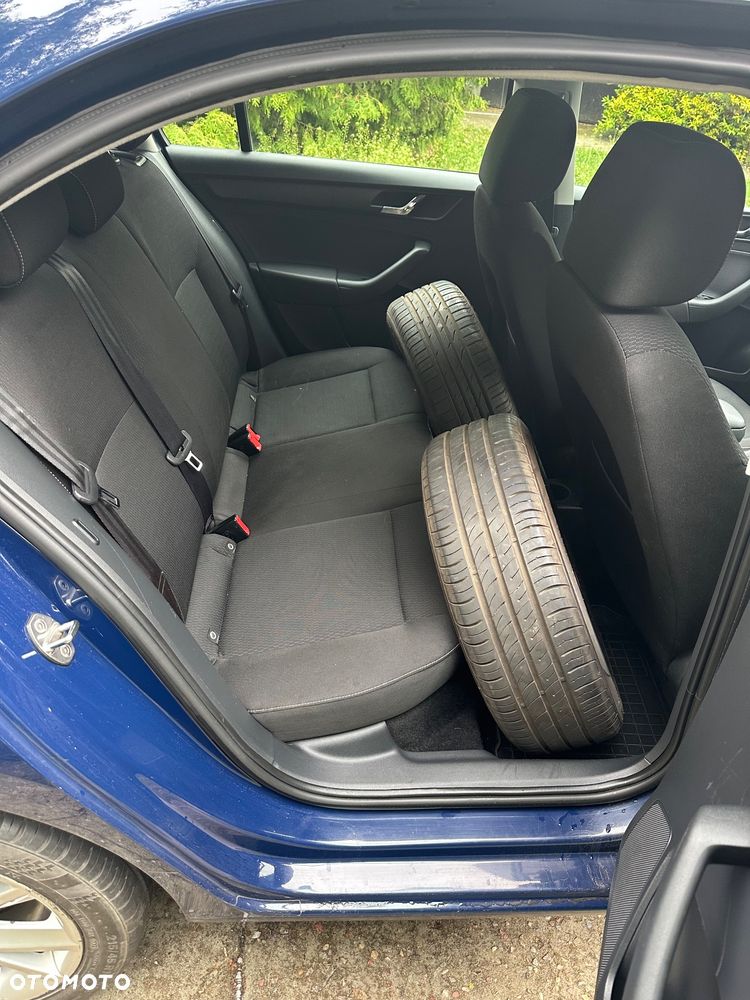Skoda RAPID 1.2 TSI Elegance - 10