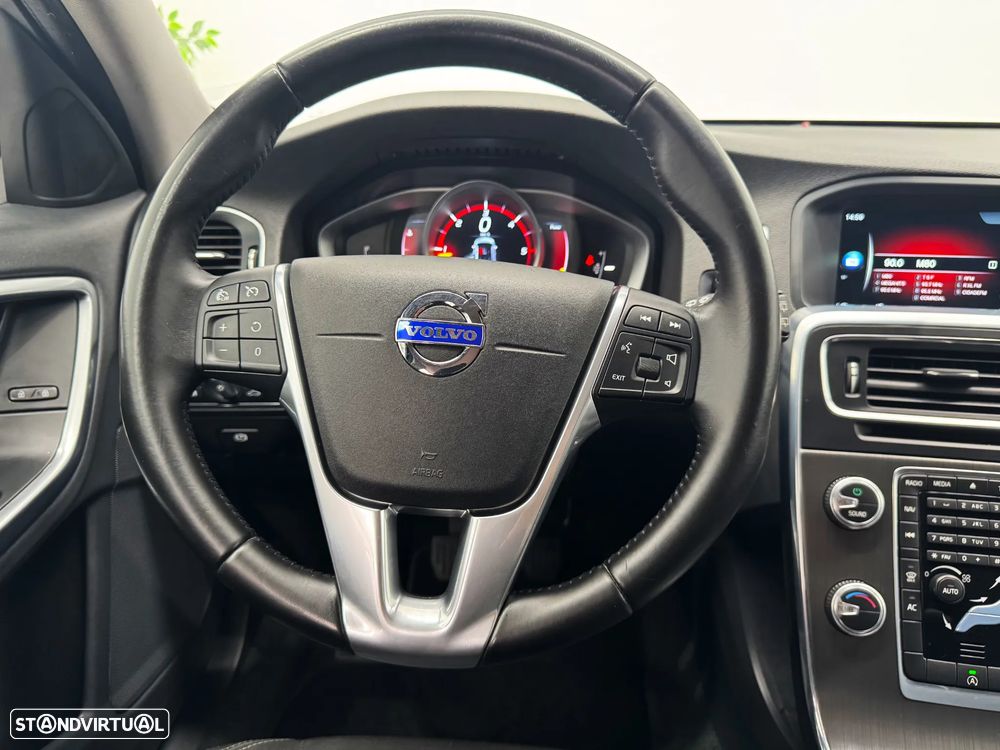 Volvo V60 2.0 D4 Momentum - 25