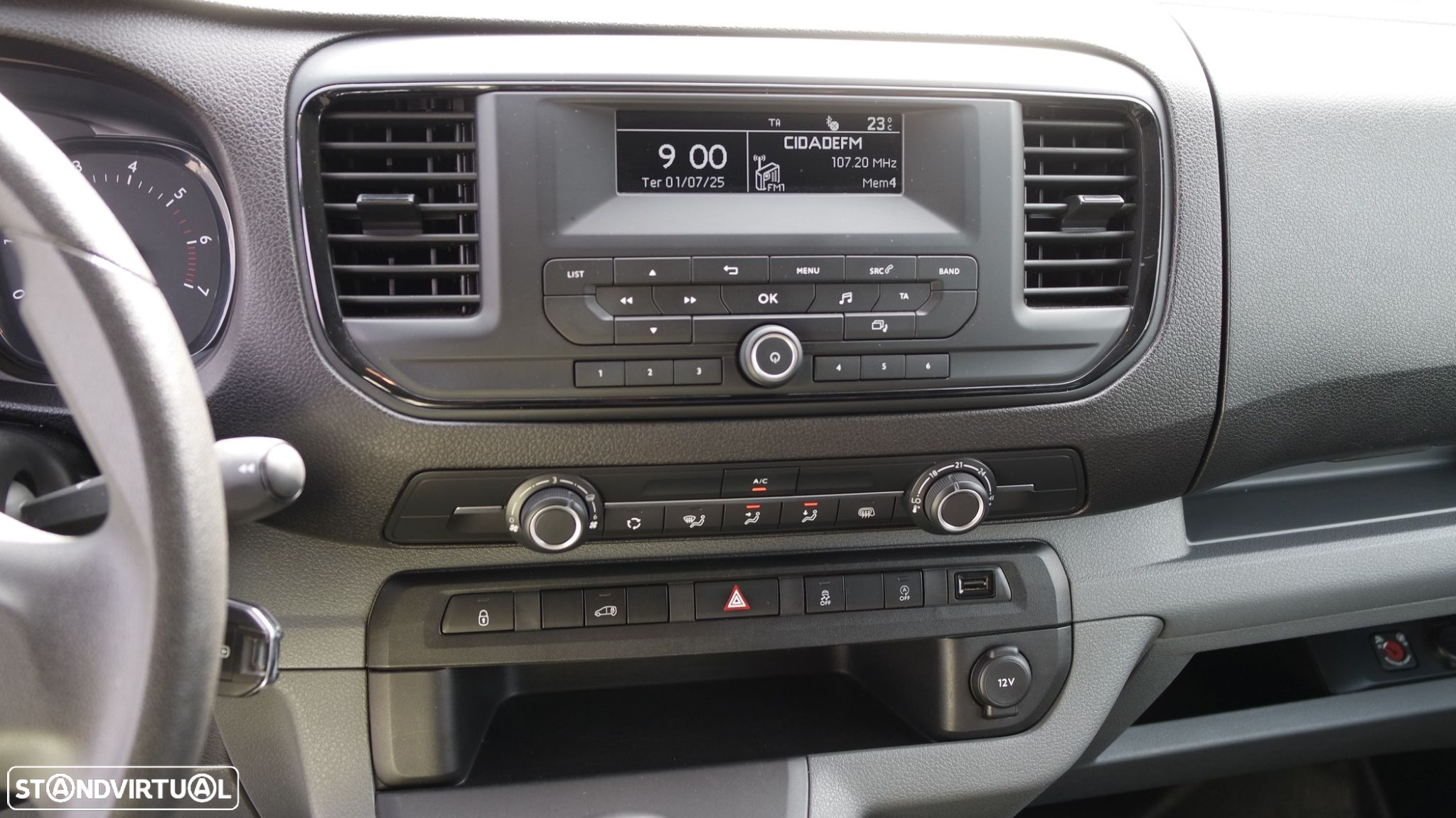 Opel Vivaro 1.5 CDTi L1H1 Essentia - 12
