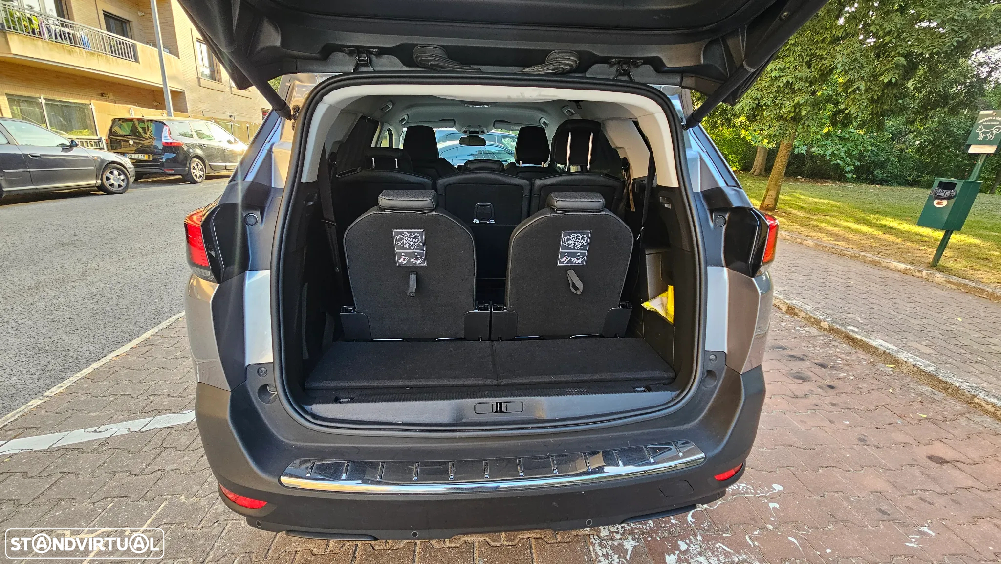 Peugeot 5008 1.5 BlueHDi Allure Pack EAT8 - 37