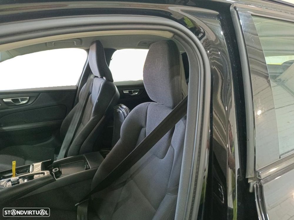Volvo V60 2.0 T6 AWD TE R-Design - 6
