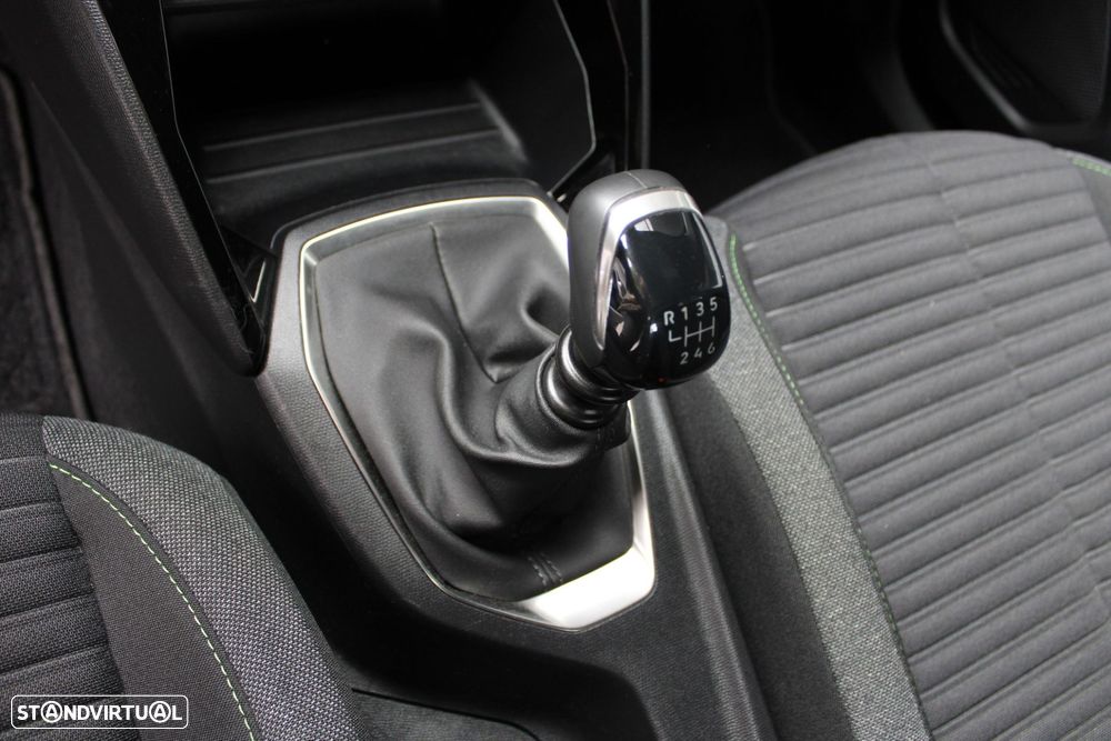 Peugeot 2008 1.2 PureTech Active - 36