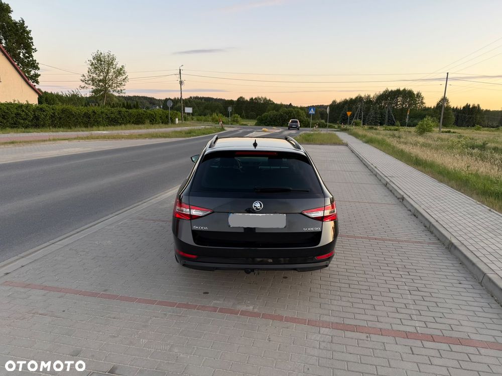 Skoda Superb 2.0 TDI Sportline - 7