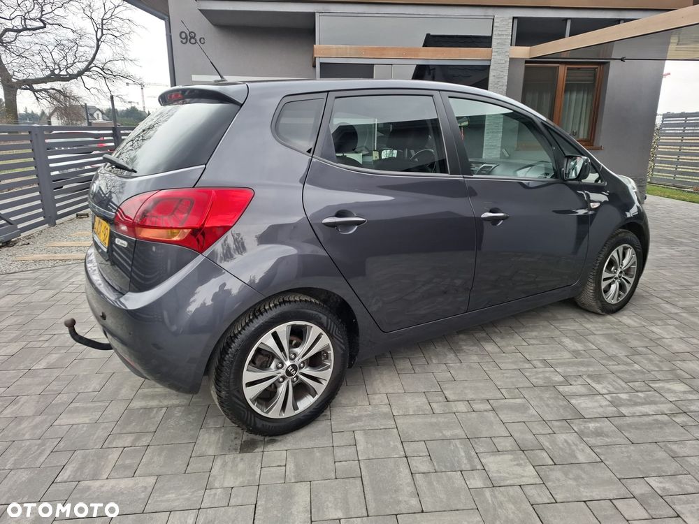 Kia Venga 1.4 CVVT UEFA EURO 2016 - 9