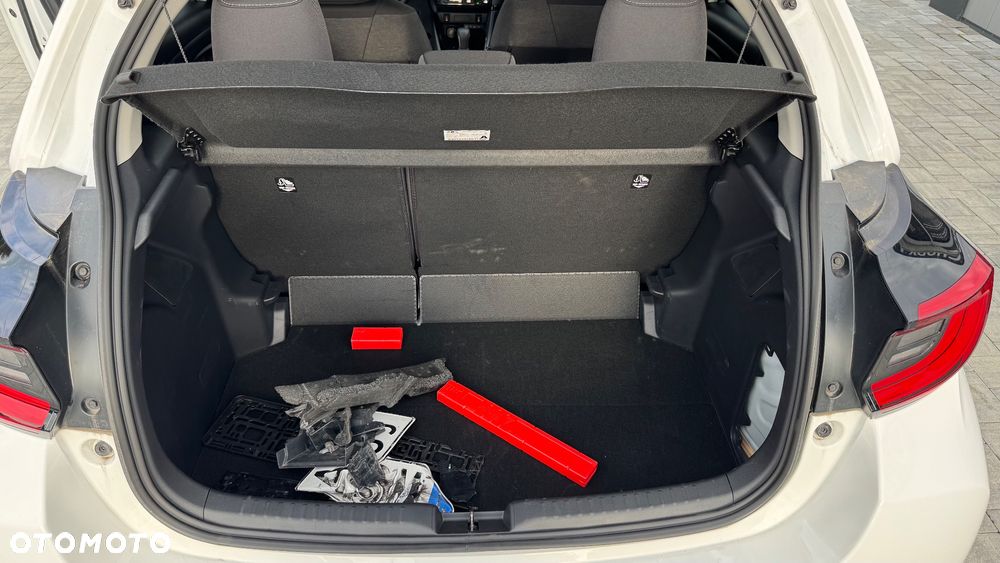 Toyota Yaris Hybrid 1.5 Style - 38
