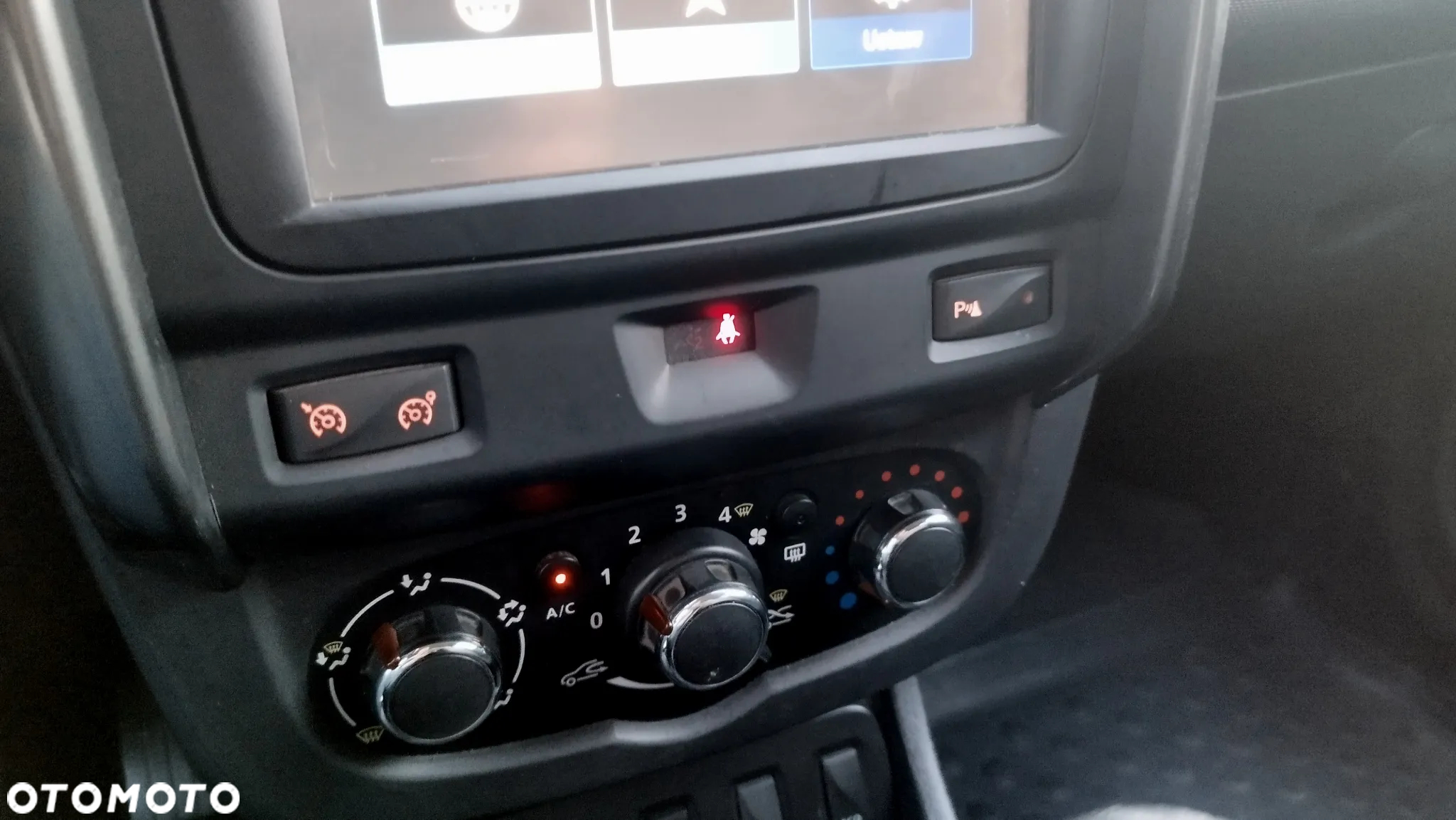 Dacia Duster 1.6 SCe Urban Explorer S&S - 12