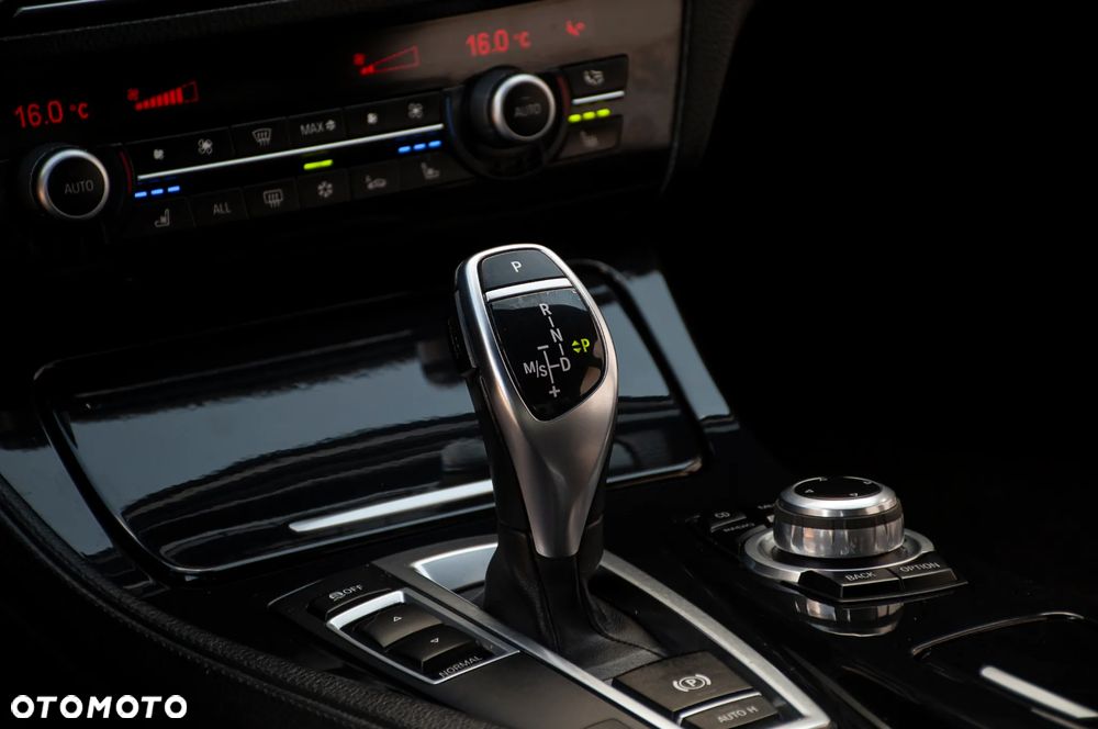 BMW Seria 5 520d - 33
